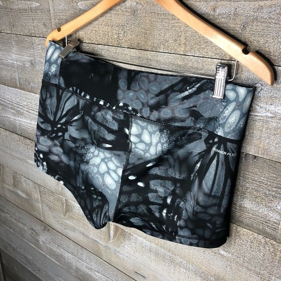 Champion Power Flex XL butterfly fitted workout compression active shorts - Picture 2 of 4